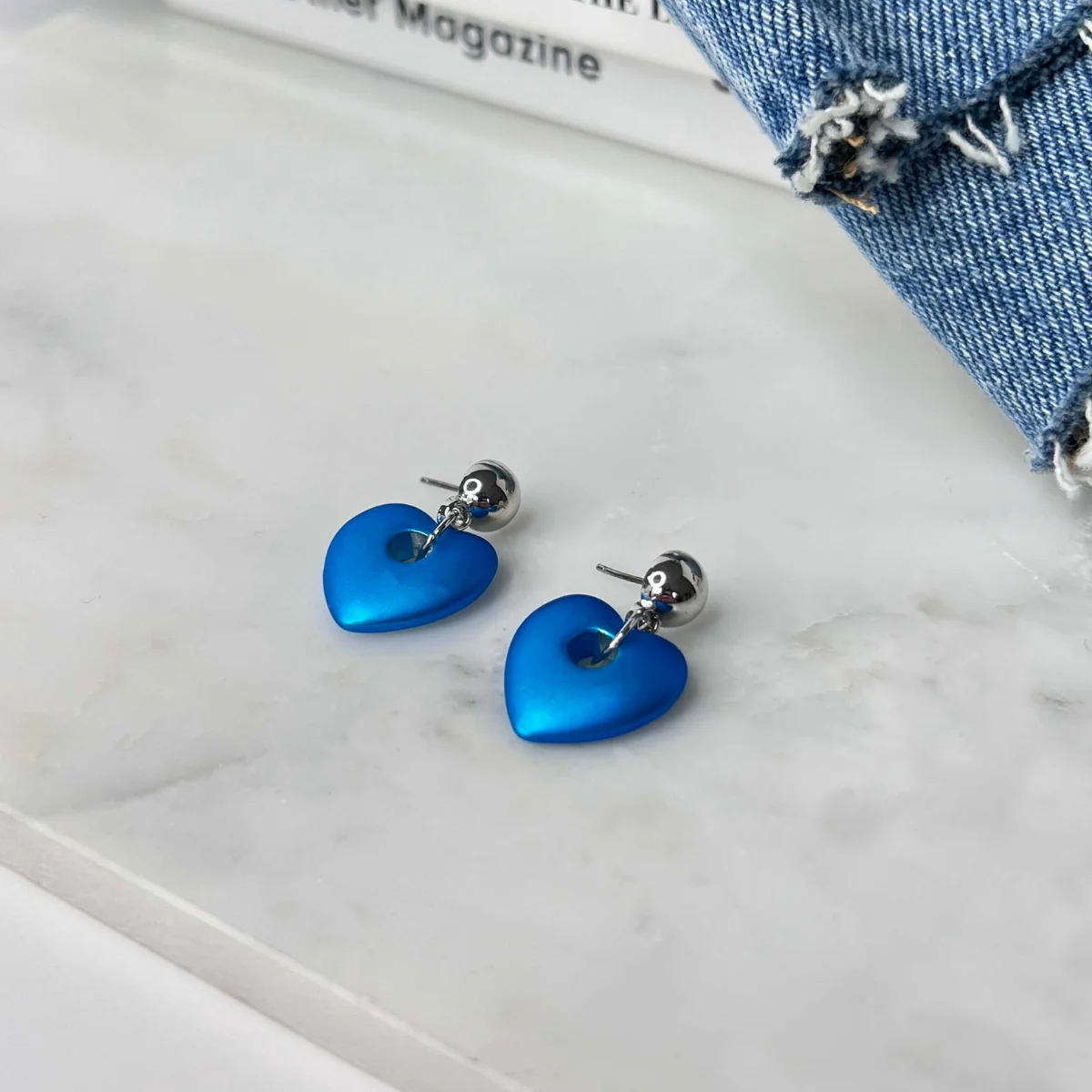 Boucles d'oreilles avec pendentif coeur coating - bleu - Image 2