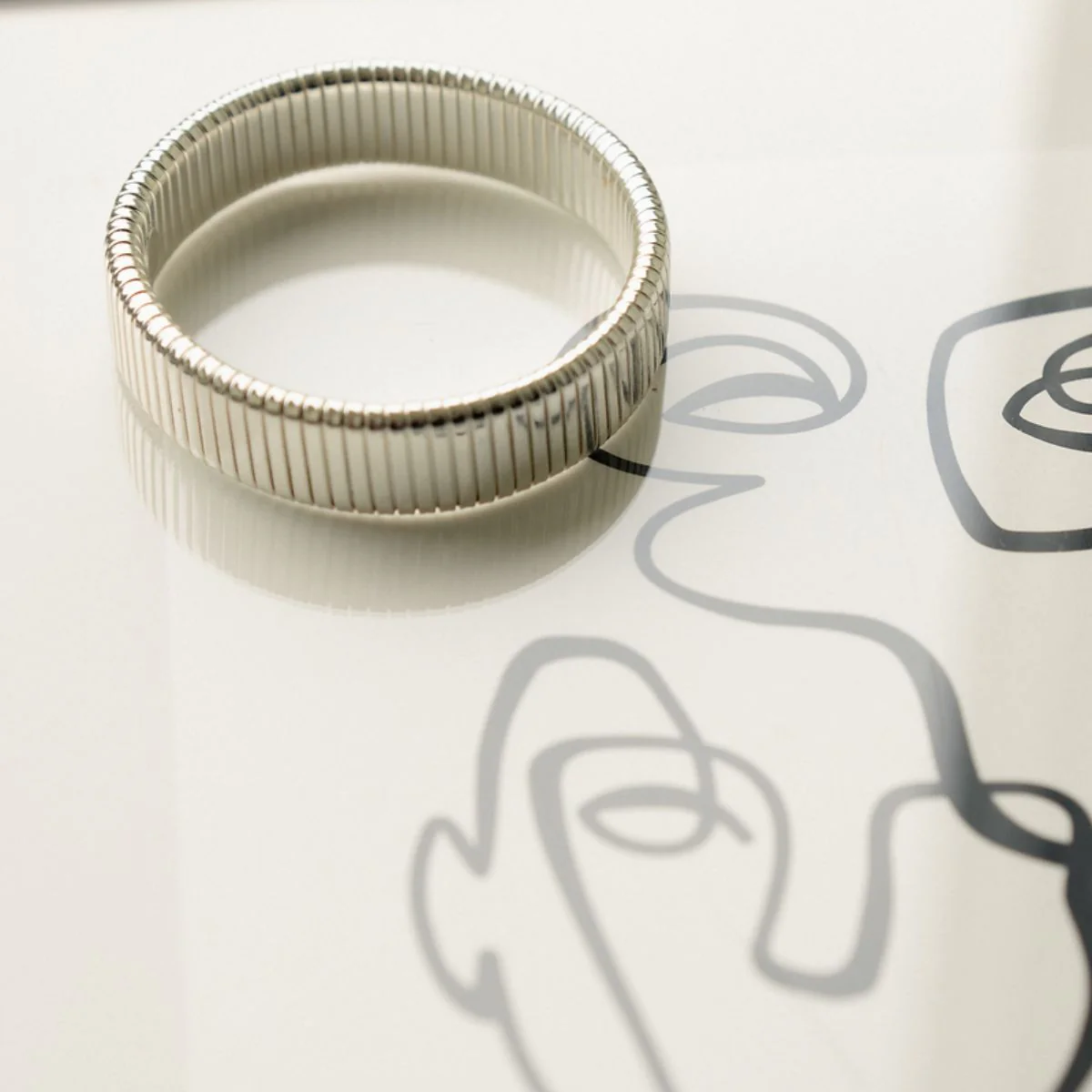 Bracelet strié argenté - Image 2