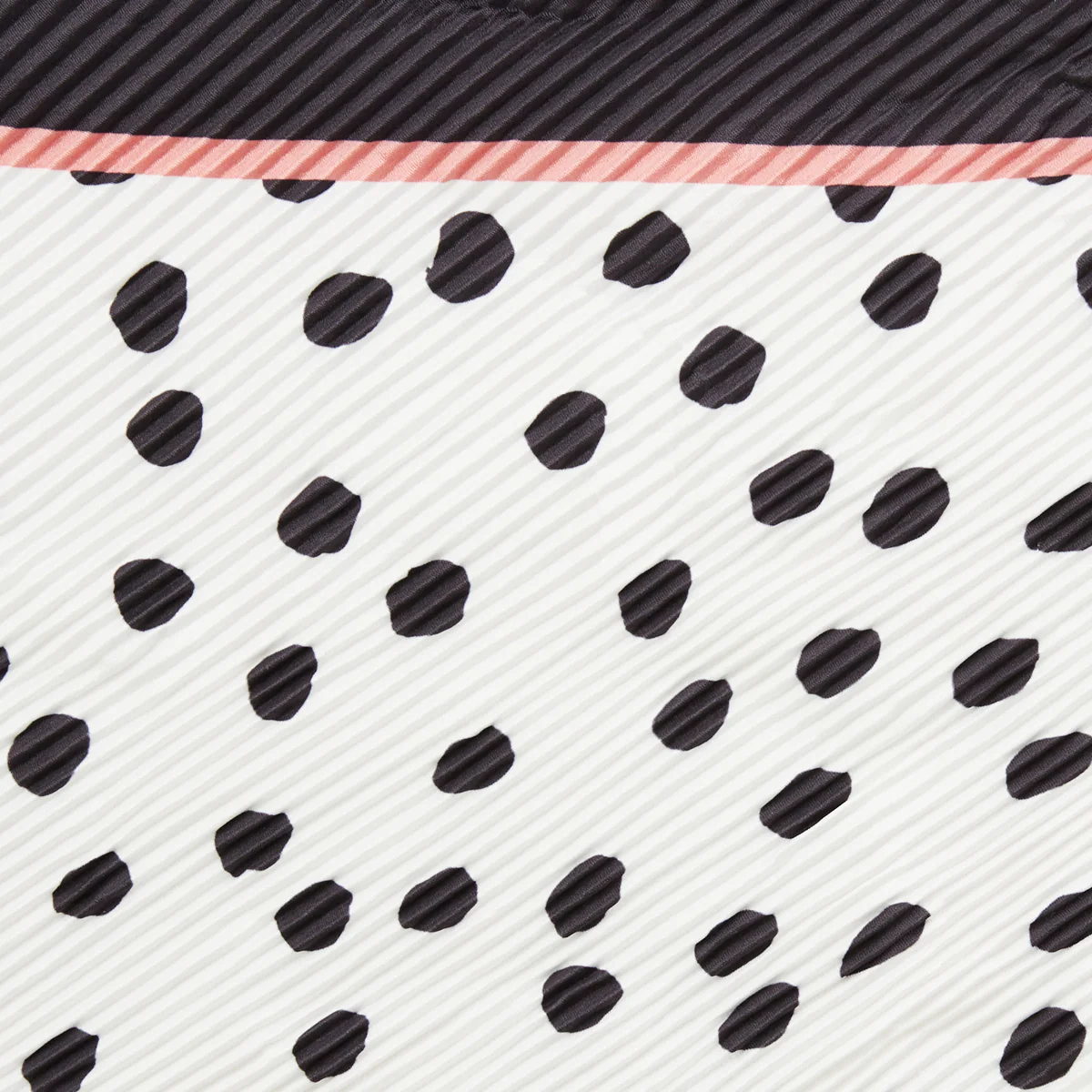Foulard carré plissé à motif pois blanc et noir - Image 2