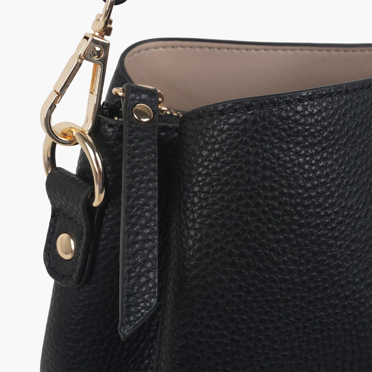 Sac effet grainé noir à bandoulière à motif - Image 5