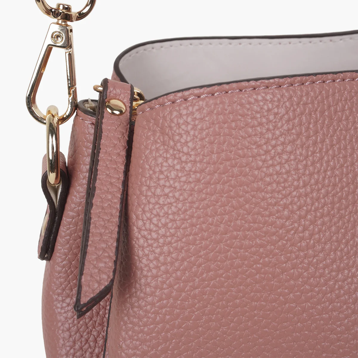 Sac effet grainé rose à bandoulière à motif - Image 5